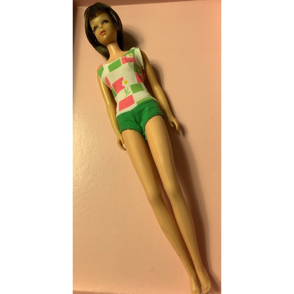 Vintage Barbie Francie Bendable Legs #1130 - Brunette Flip Hair